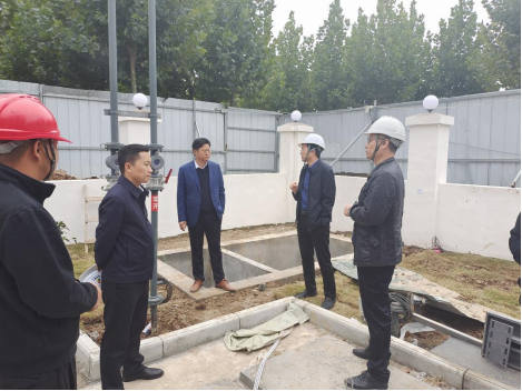 10.9（石化公司）市產(chǎn)業(yè)集團(tuán)黨委書記、董事長劉培建一行蒞臨石化公司金頂山路加油站調(diào)研指導(dǎo)工作151.png